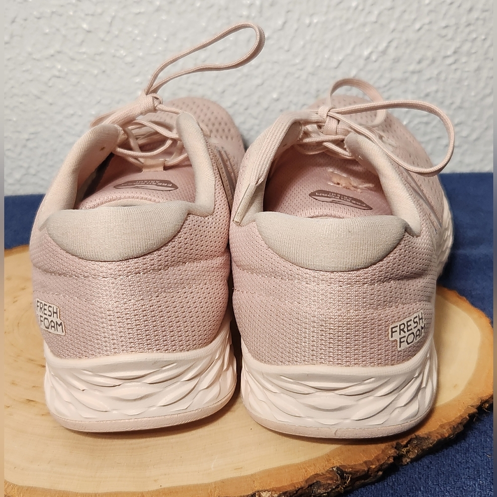 New Balance Women's Pink Running Shoes Size 9 - Picture 6 of 8